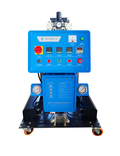聚氨酯發(fā)泡設(shè)備_JNJX-Q2600(D-15)型